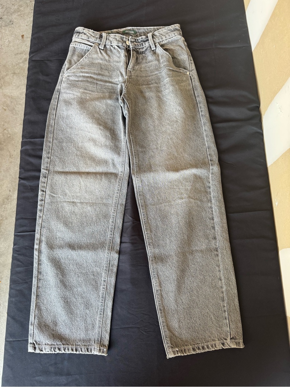 Wild Fable Size 00 Mid Rise 90s Relaxed Straight Jeans Washed Grey NWOT
